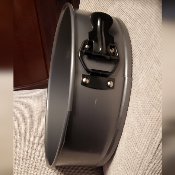 Paderno springform cake pan, non-stick metal 9" - Picture 9 of 12